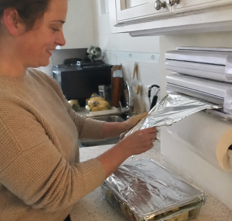 PractiCut™ – Organizador de cocina con doble cortador